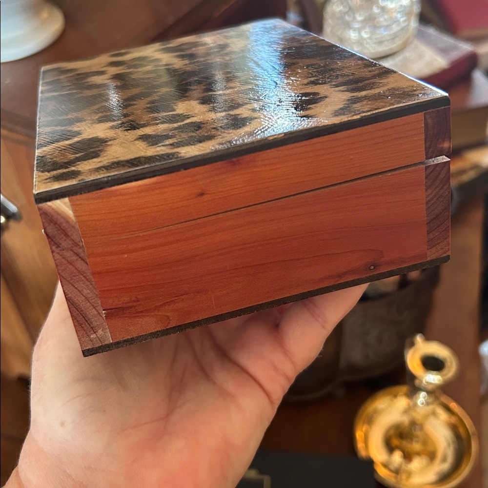 Handcrafted Cedar Trinket Jewelry Box - Picture 9 of 11